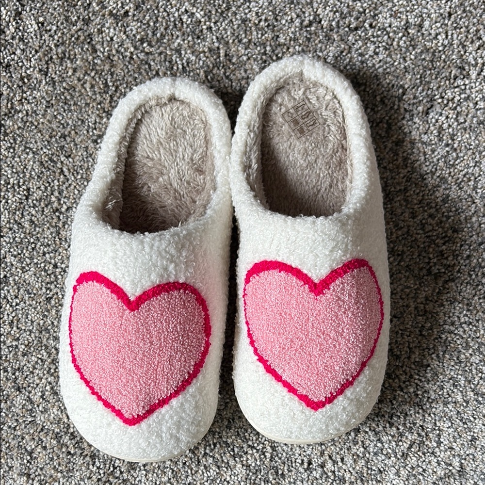 Plush Pink/Red heart slippie, Cozy - Picture 2 of 7